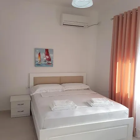 Vila Alikaj Homestay *